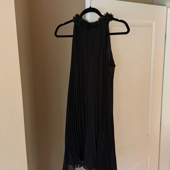 Nicole Miller Vintage Black Pleated High-Neck Sleeveless Dress - Picture 6 of 6
